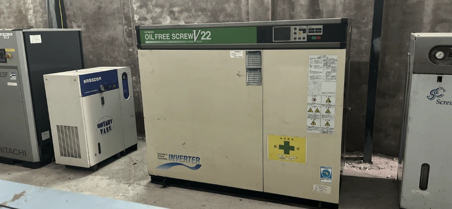 may-nen-khi-truc-vit-khong-dau-hitachi-cu